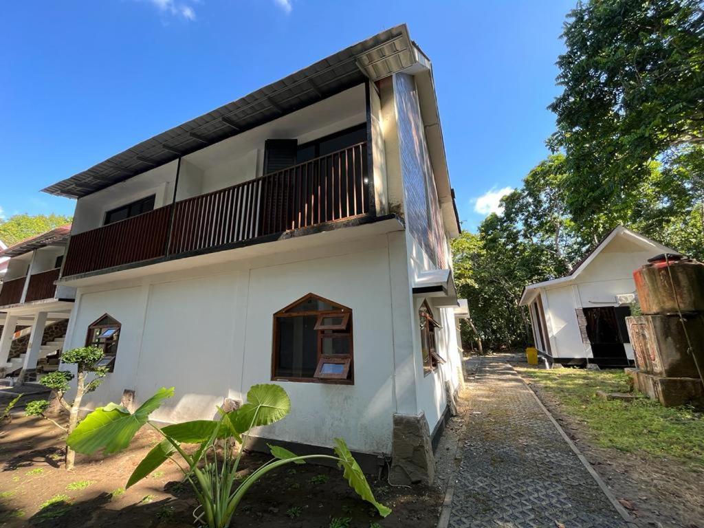 Capital O 92612 Penginapan D'Alas Purwo & Beachnearpadang Savana Sadengan Banyuwangi  Exterior photo