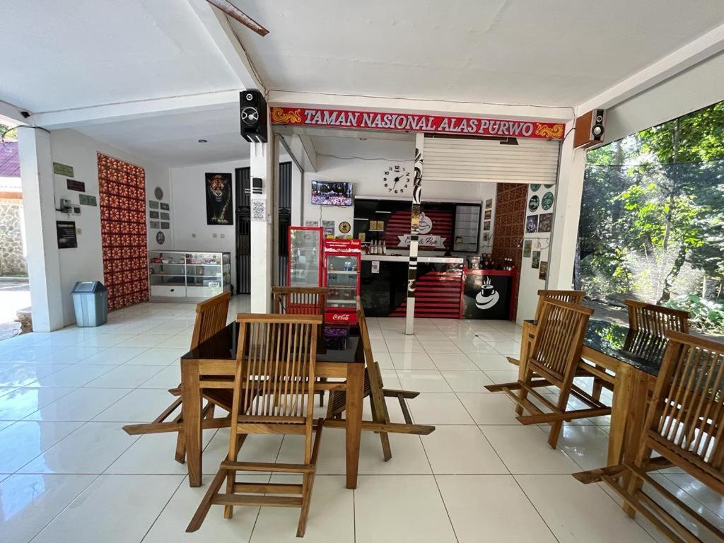 Capital O 92612 Penginapan D'Alas Purwo & Beachnearpadang Savana Sadengan Banyuwangi  Exterior photo
