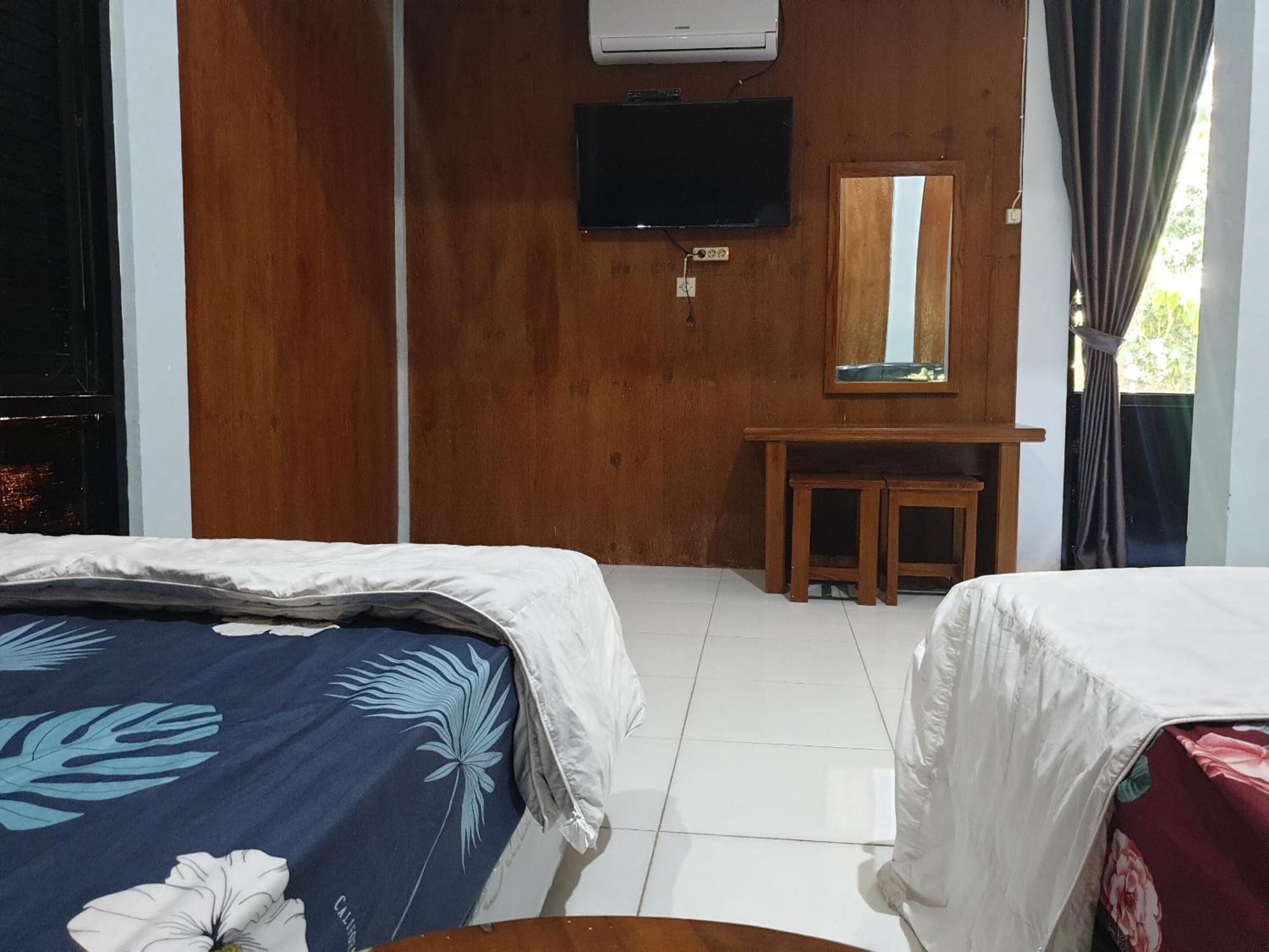 Capital O 92612 Penginapan D'Alas Purwo & Beachnearpadang Savana Sadengan Banyuwangi  Exterior photo