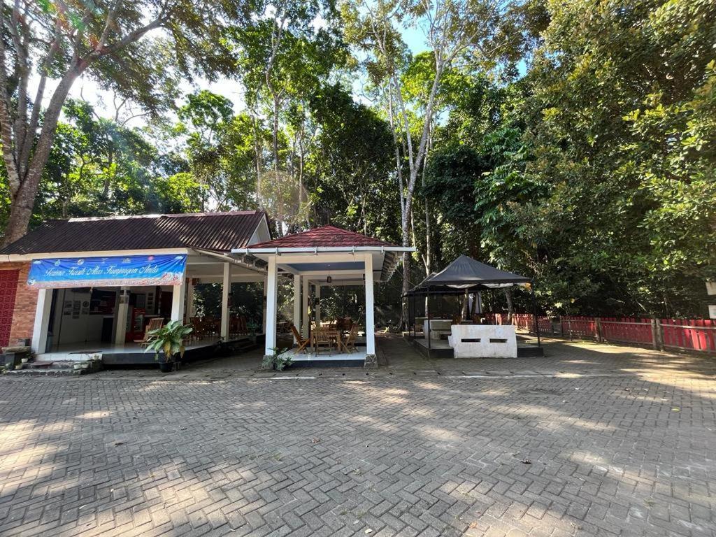 Capital O 92612 Penginapan D'Alas Purwo & Beachnearpadang Savana Sadengan Banyuwangi  Exterior photo